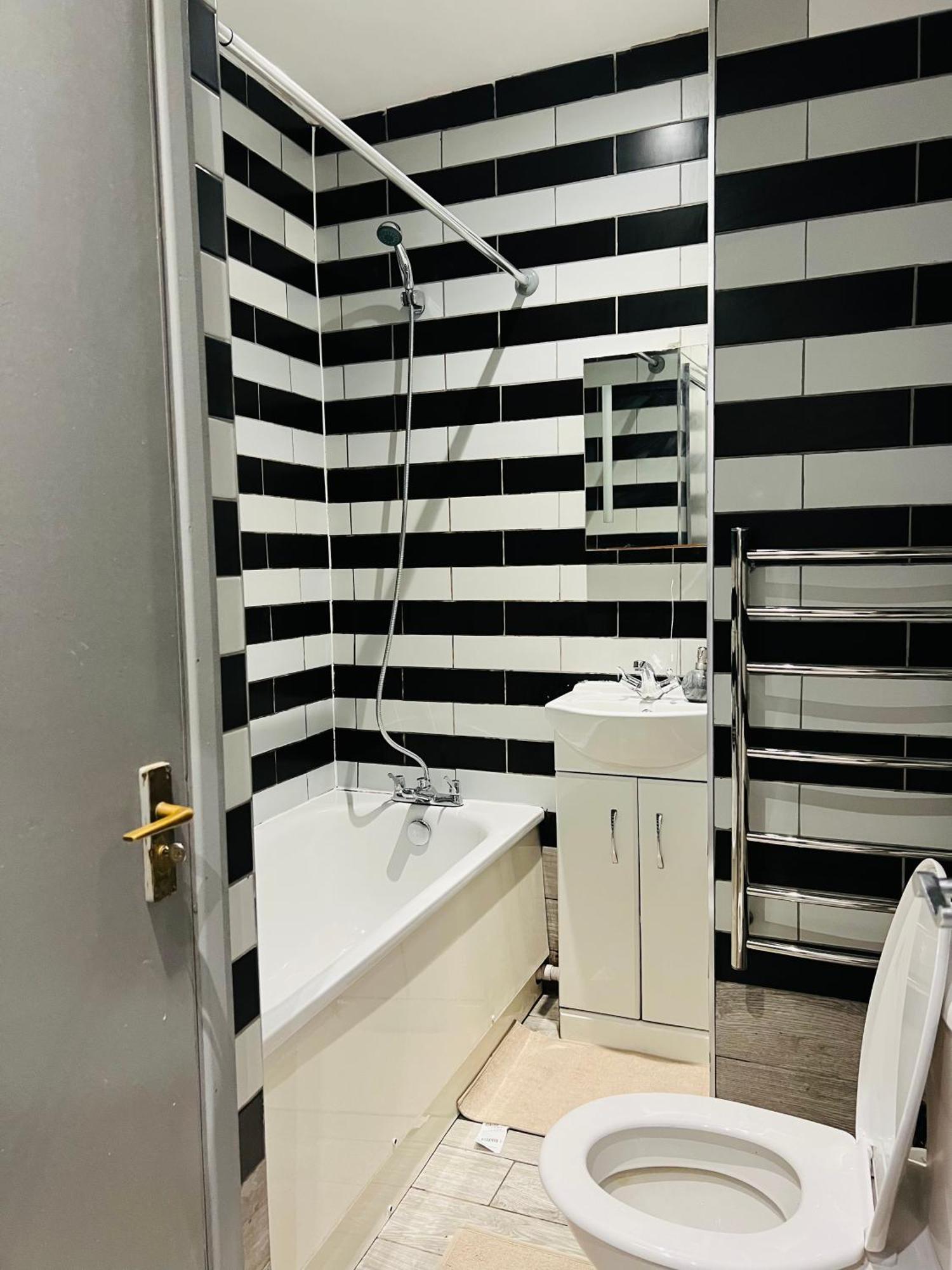 "Spacious Family, Friendly" 1 Bedroom In Kings Cross, St Pancras!!!118A London Kültér fotó